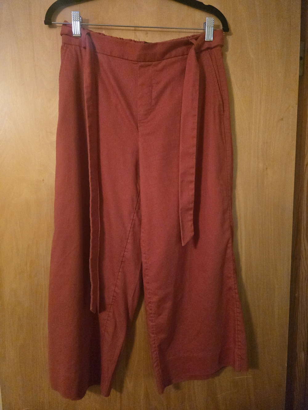 Banana Republic Boho Wide-Leg Tie-Waist Capris in Rust
